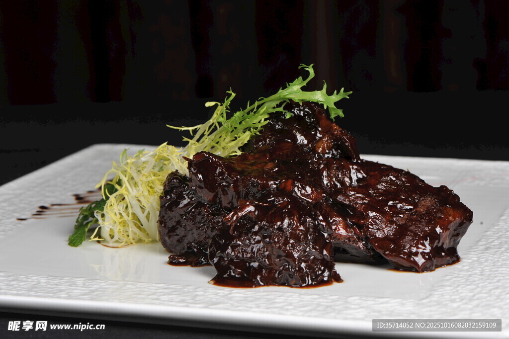 美味牛排配蔬菜