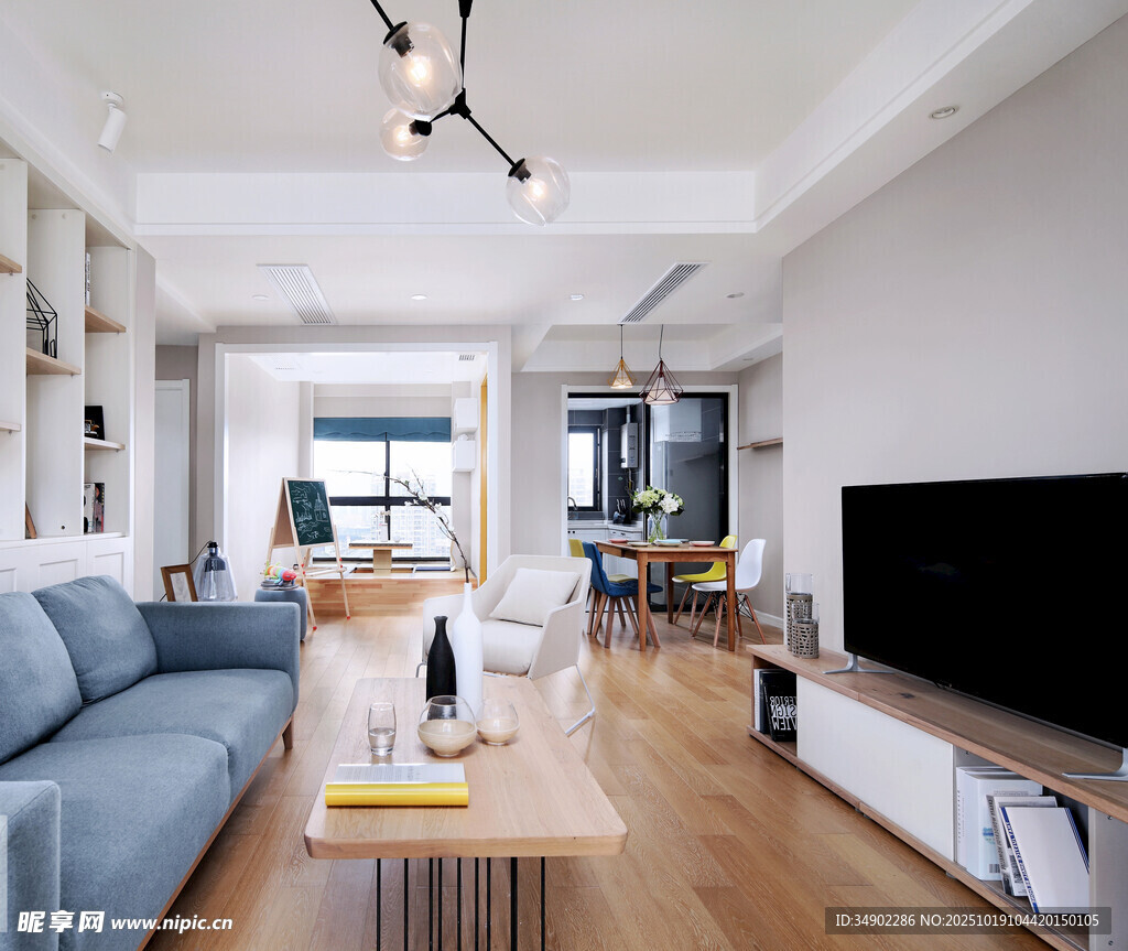 现代简约风温馨客厅空间