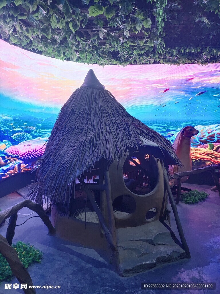 梦幻茅草屋景观