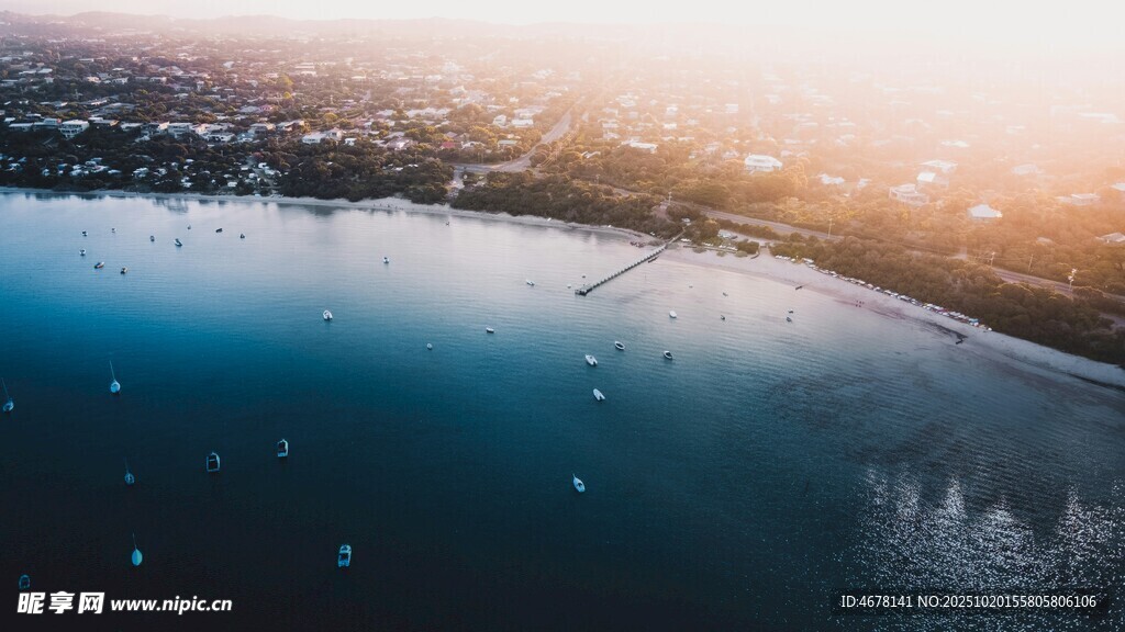 海滨城市美丽天际线