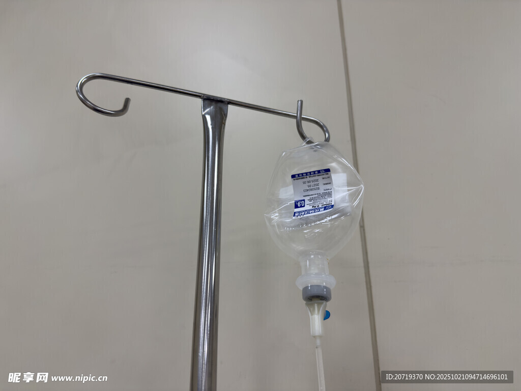 医院输液架与输液袋