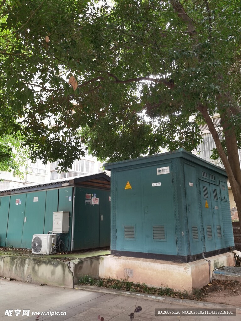 户外绿色箱式变电设备