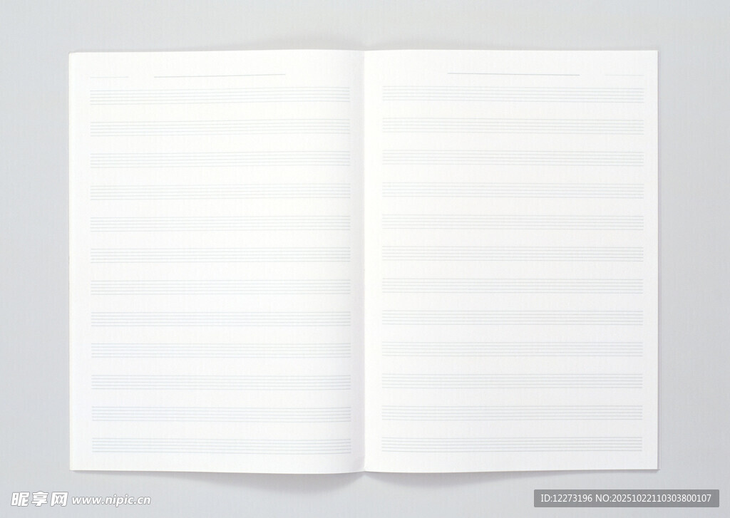 空白横格笔记本内页展示