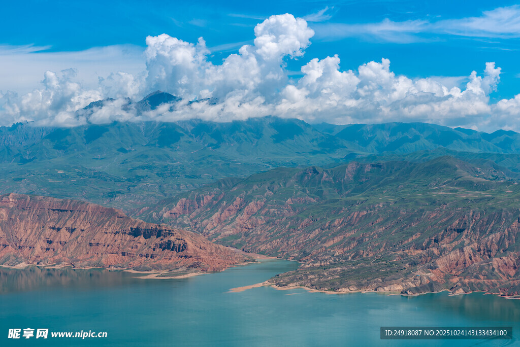 高山湖泊 高原风景 自然风光