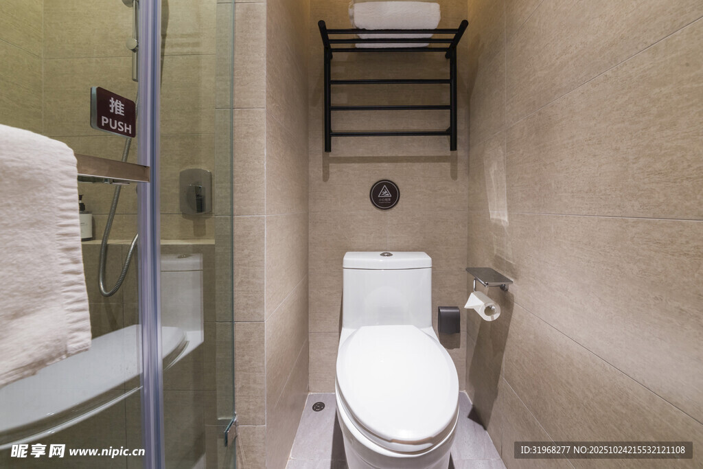 现代简约风格的卫生间角落