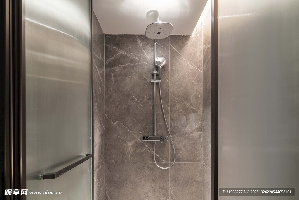 现代简约风格淋浴间设计