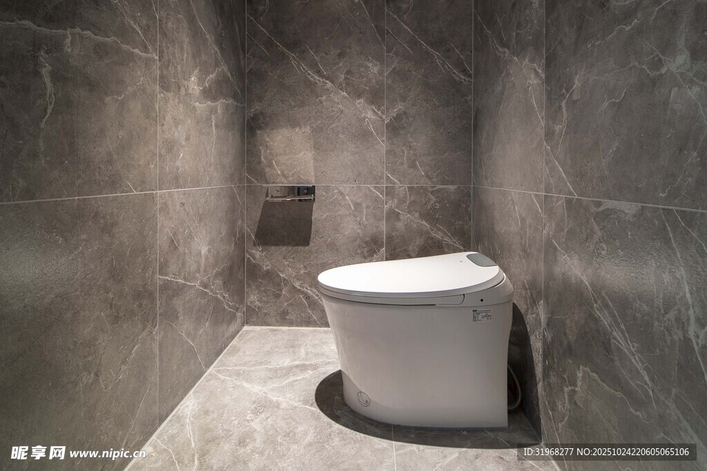 现代简约风格独立式马桶