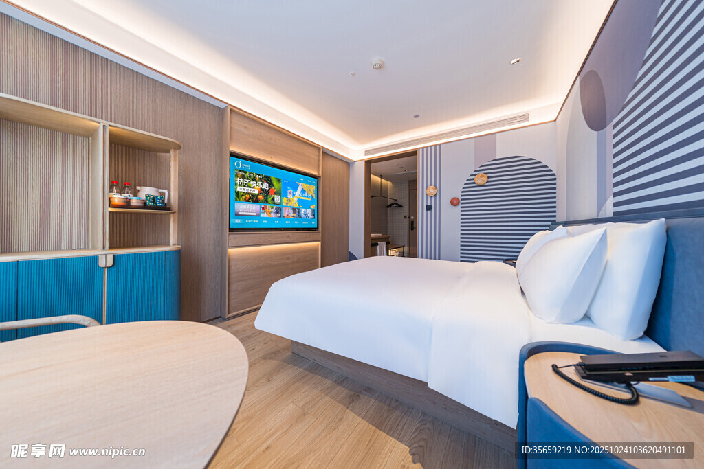 现代简约风舒适酒店客房