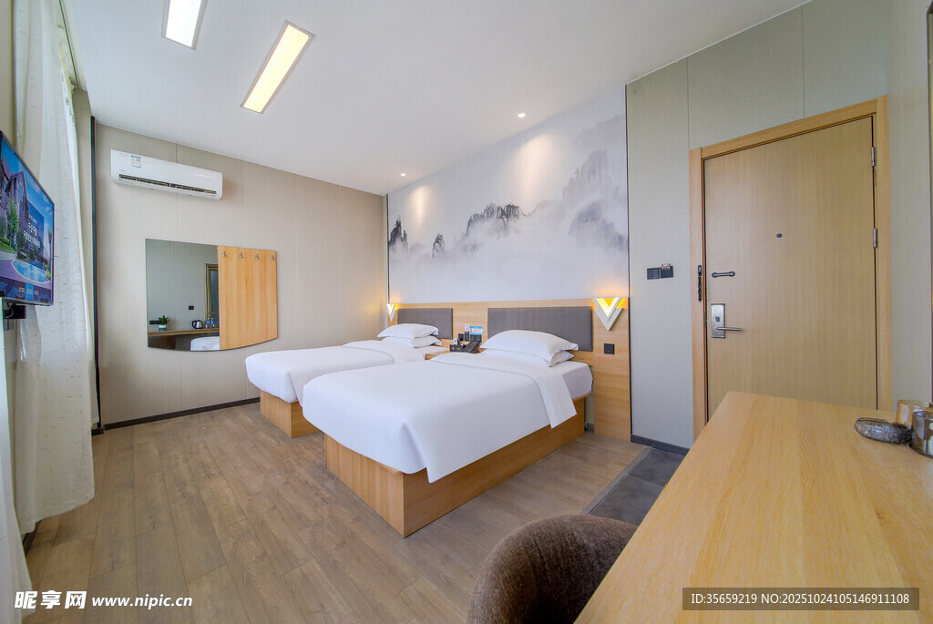 现代简约风格的温馨客房