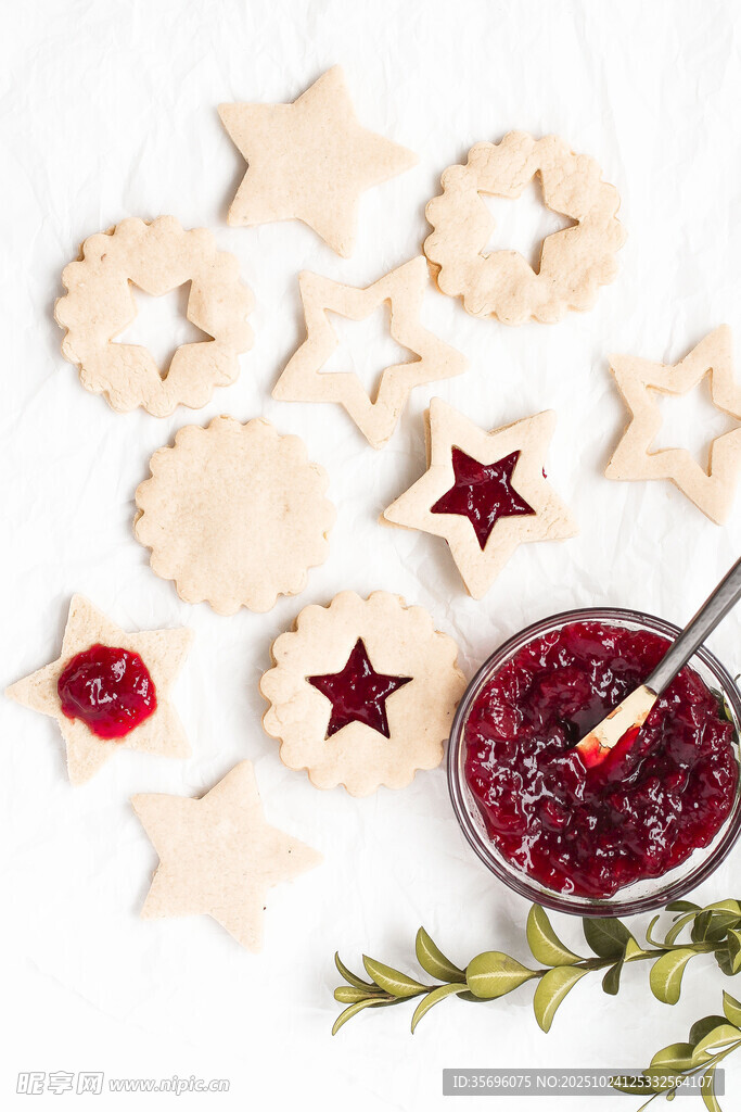 自制星形饼干与果酱组合