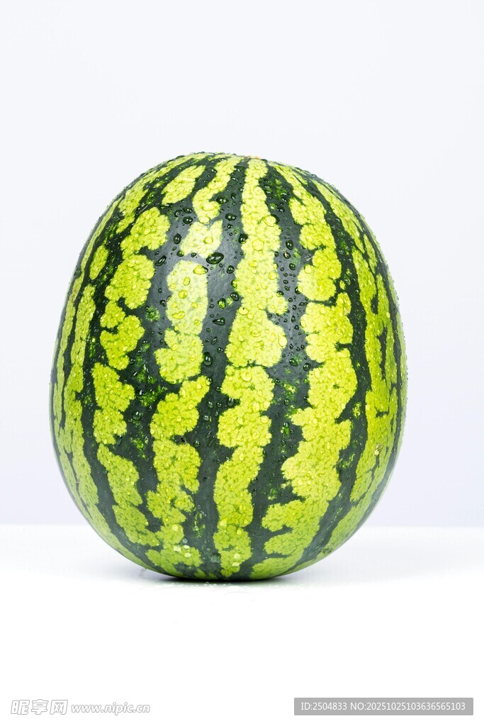 新鲜条纹西瓜