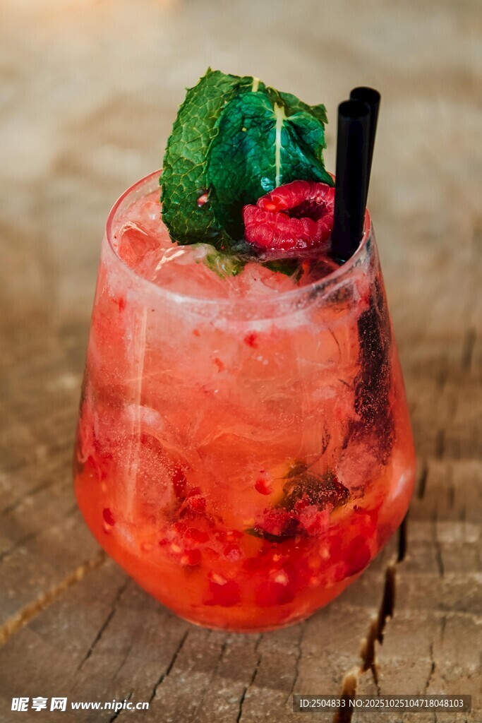 草莓薄荷鸡尾酒 清新诱人
