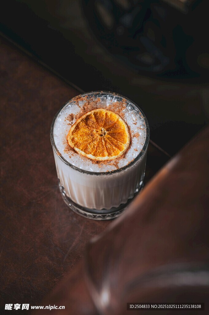 精致咖啡 顶部撒有香料