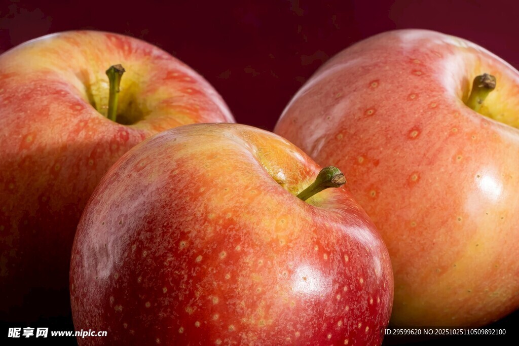 新鲜红苹果特写
