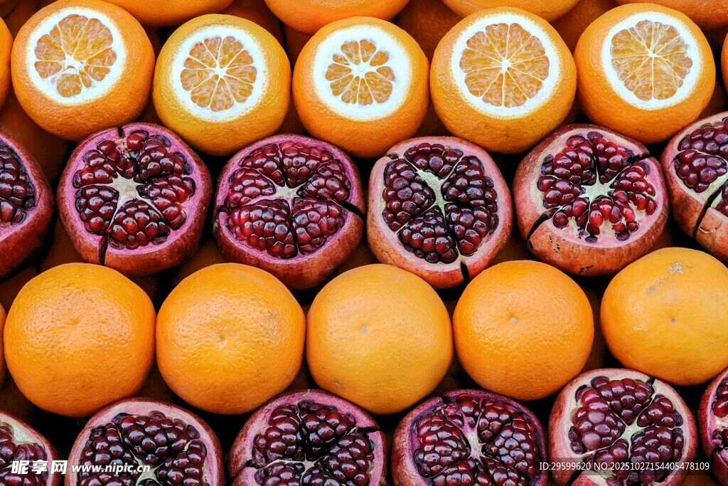 多彩水果堆叠展示