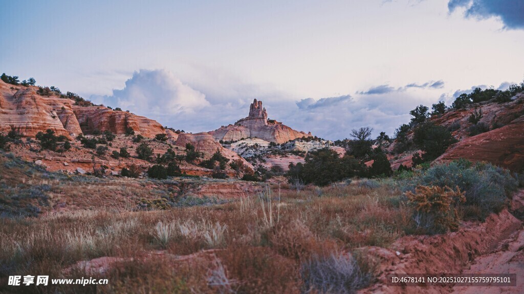 壮丽红岩地貌自然风光