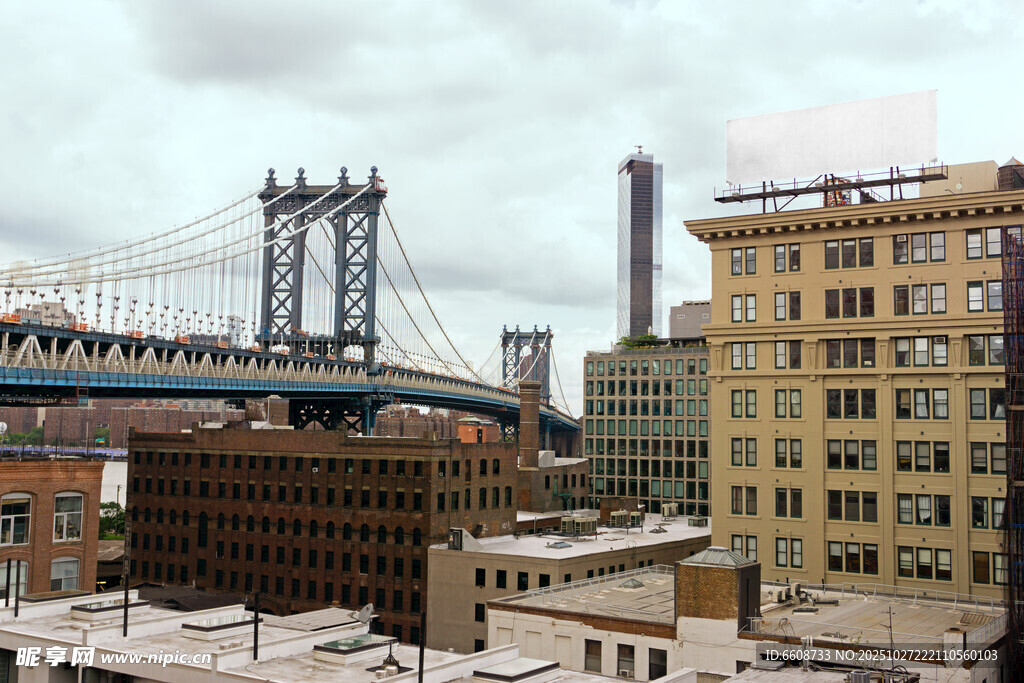 纽约城市景观中的桥梁建筑