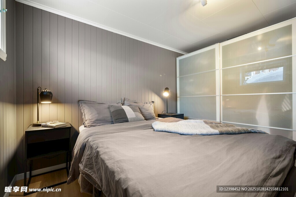 现代简约风格温馨卧室