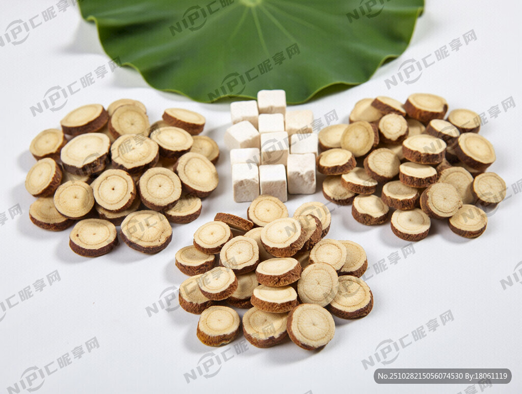 半夏、荷叶 茯苓、泽泻 焦三仙