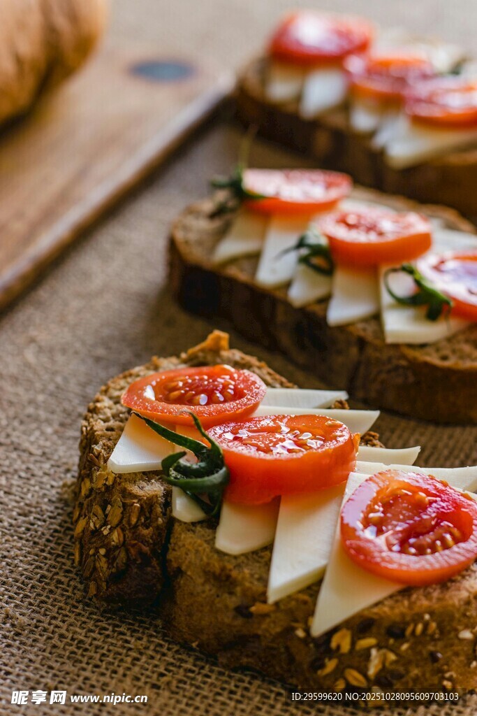 美味番茄三明治特写