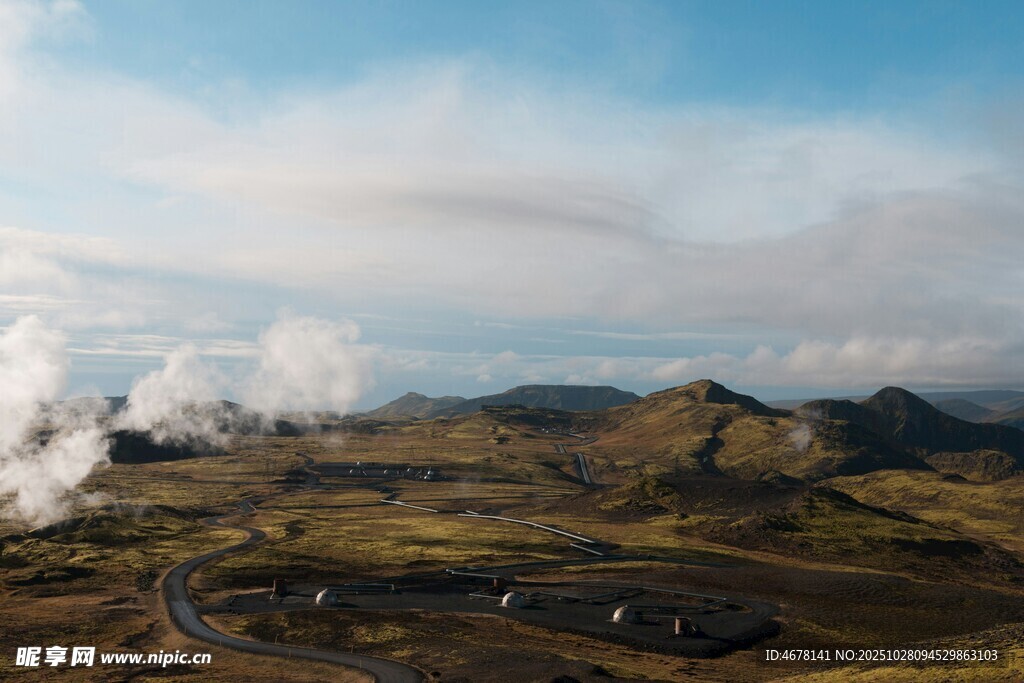 冰岛地热景观烟雾缭绕