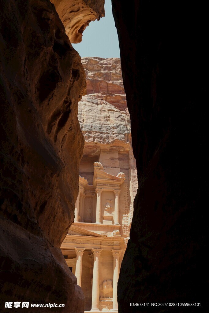 约旦佩特拉古城神秘景致