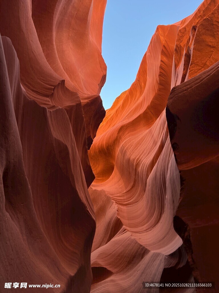 羚羊峡谷的壮丽砂岩景观