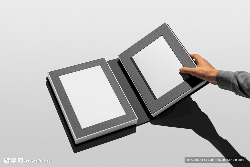 翻开双屏设备展示空白界面