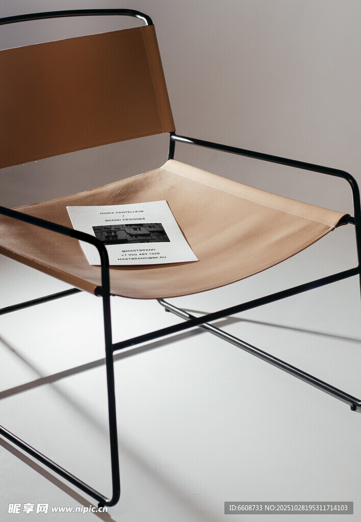 简约现代金属框架皮质座椅