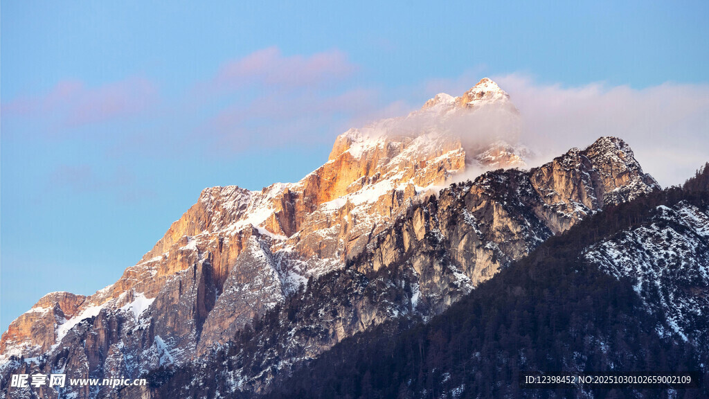 壮丽雪山美景