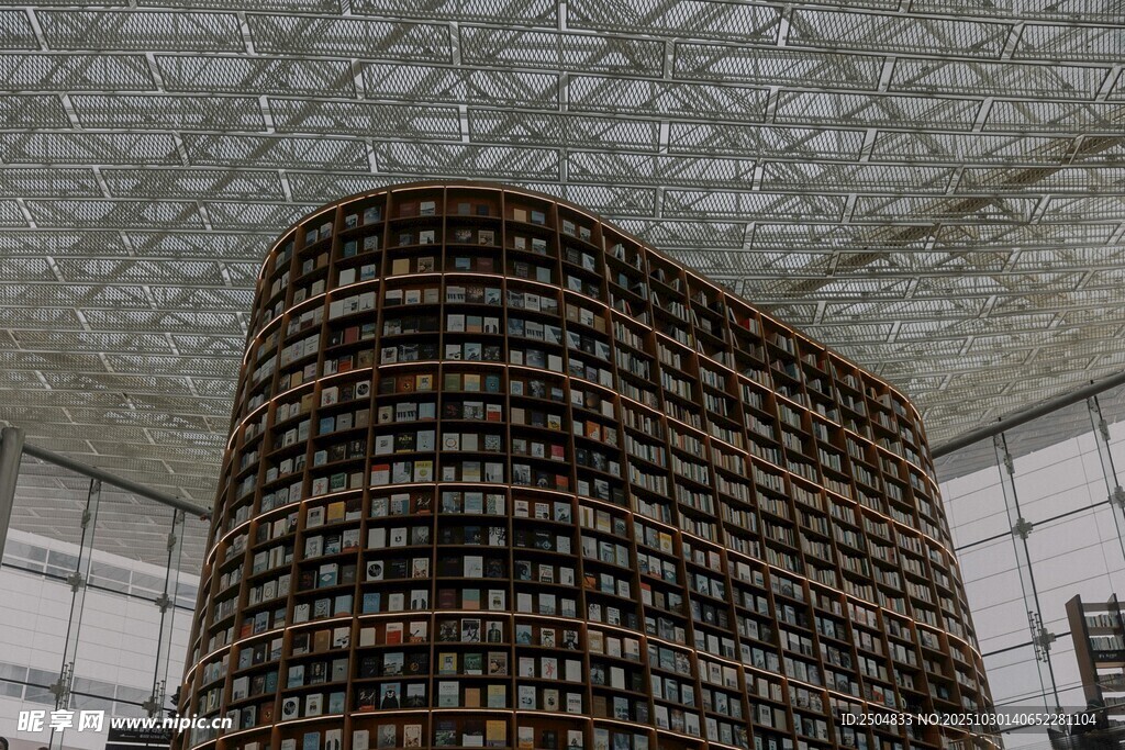 巨型书架 书籍的壮观集合