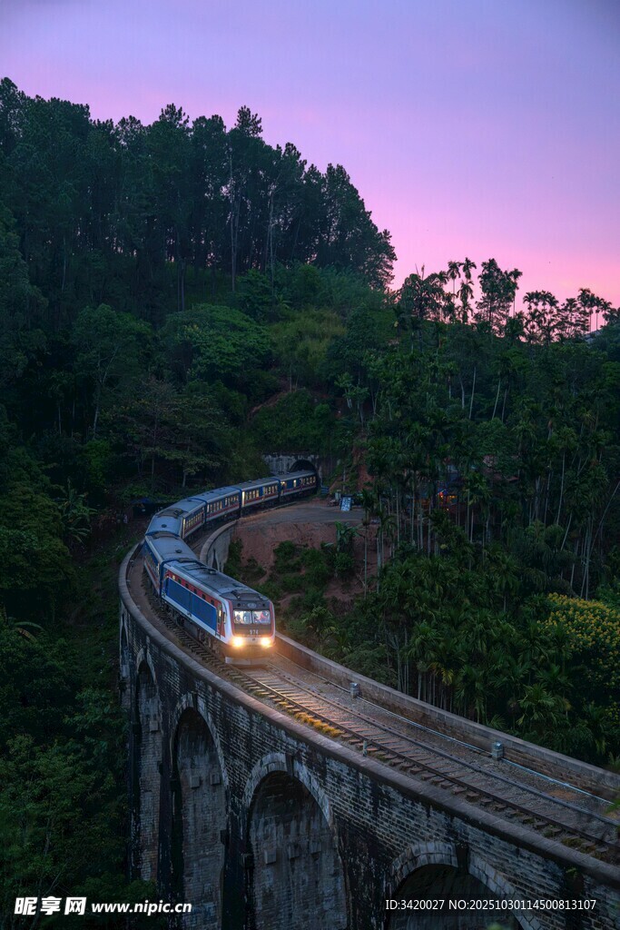 斯里兰卡九拱桥