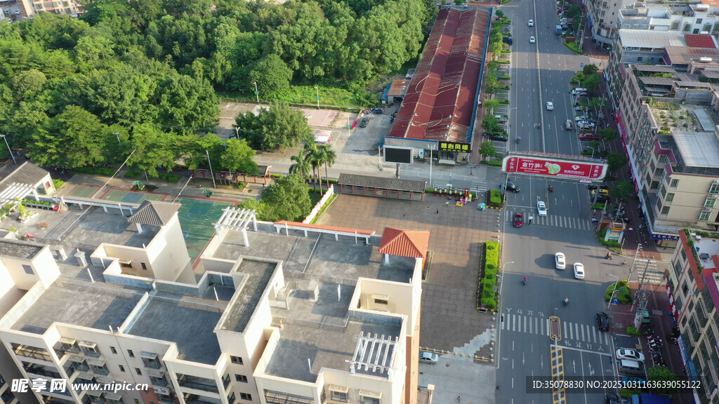 城市街道鸟瞰景象