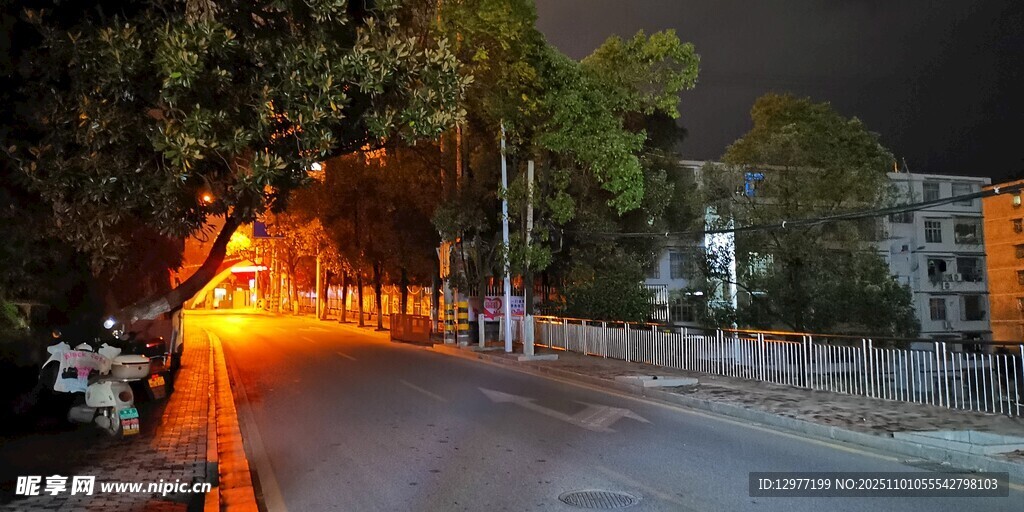 夜晚街道光影风景