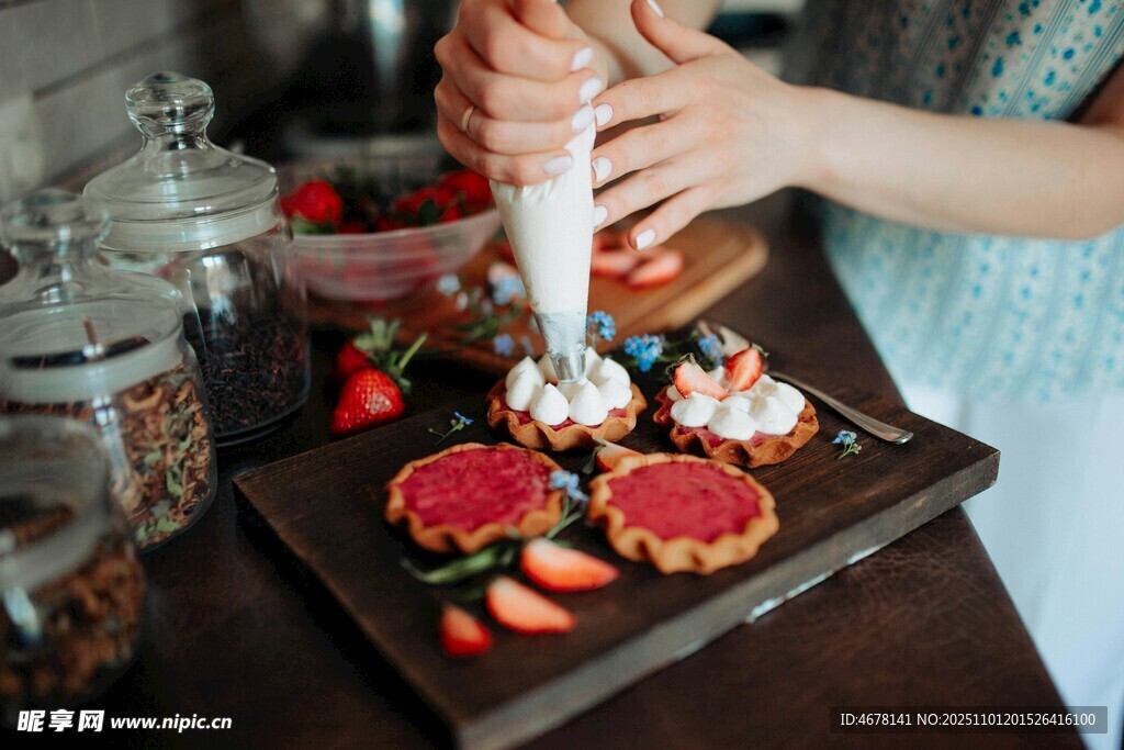 手工制作美味甜点瞬间