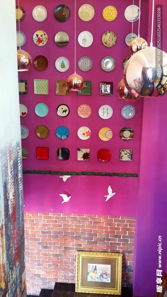 多彩纽扣墙饰装点空间