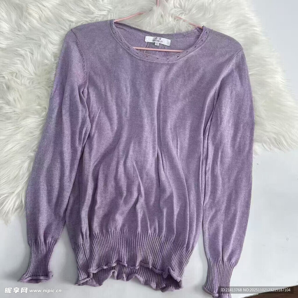 淡紫色针织毛衣展示
