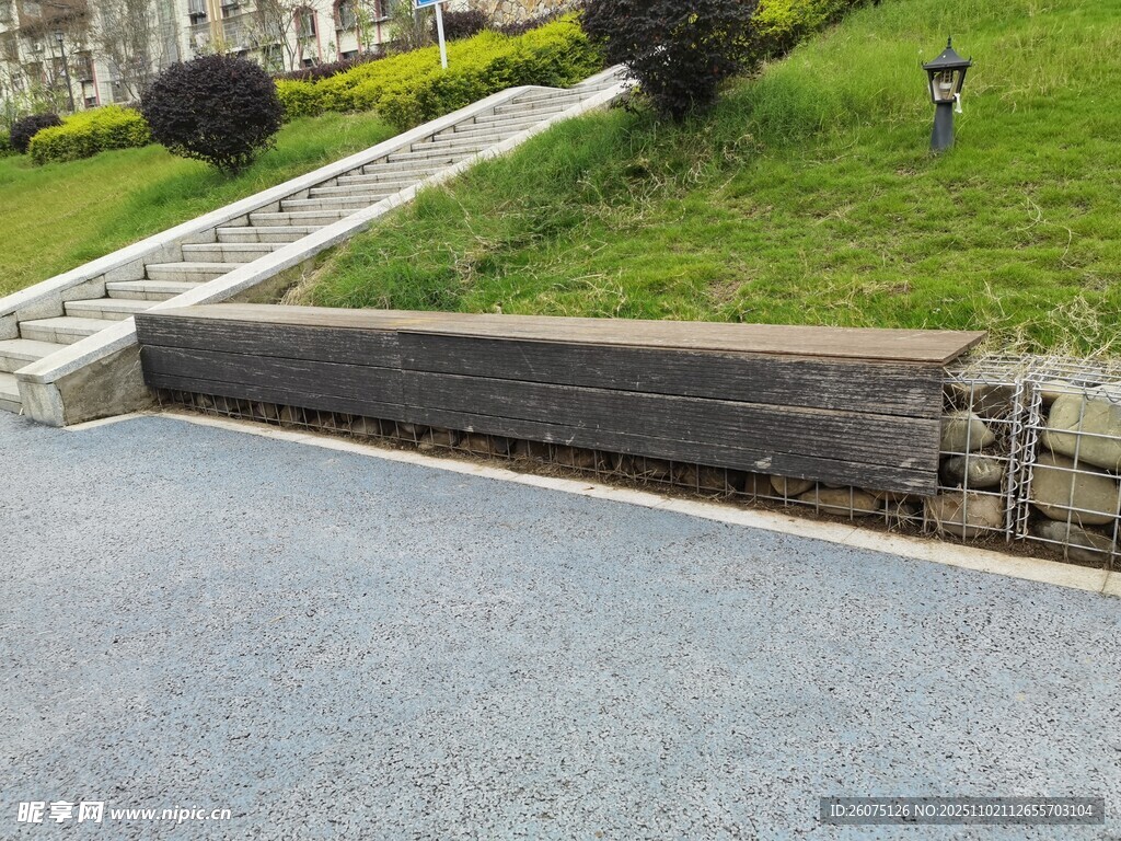 路边斜坡与阶梯景观