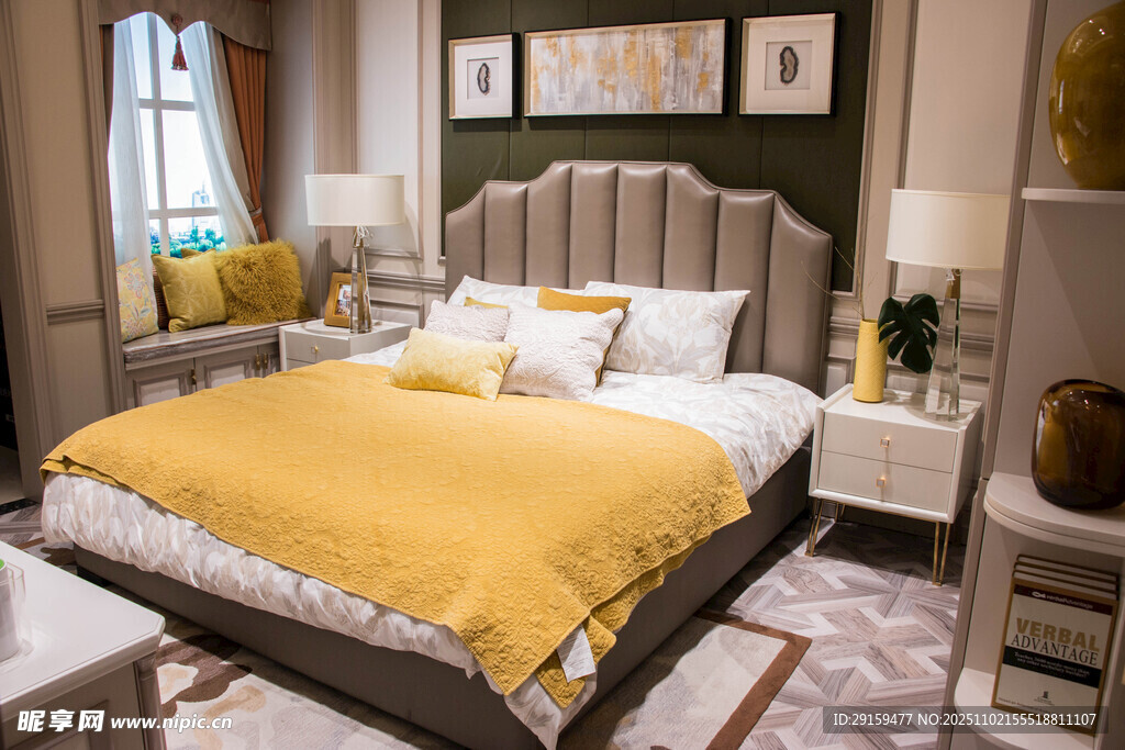 豪华卧室温馨床品布置