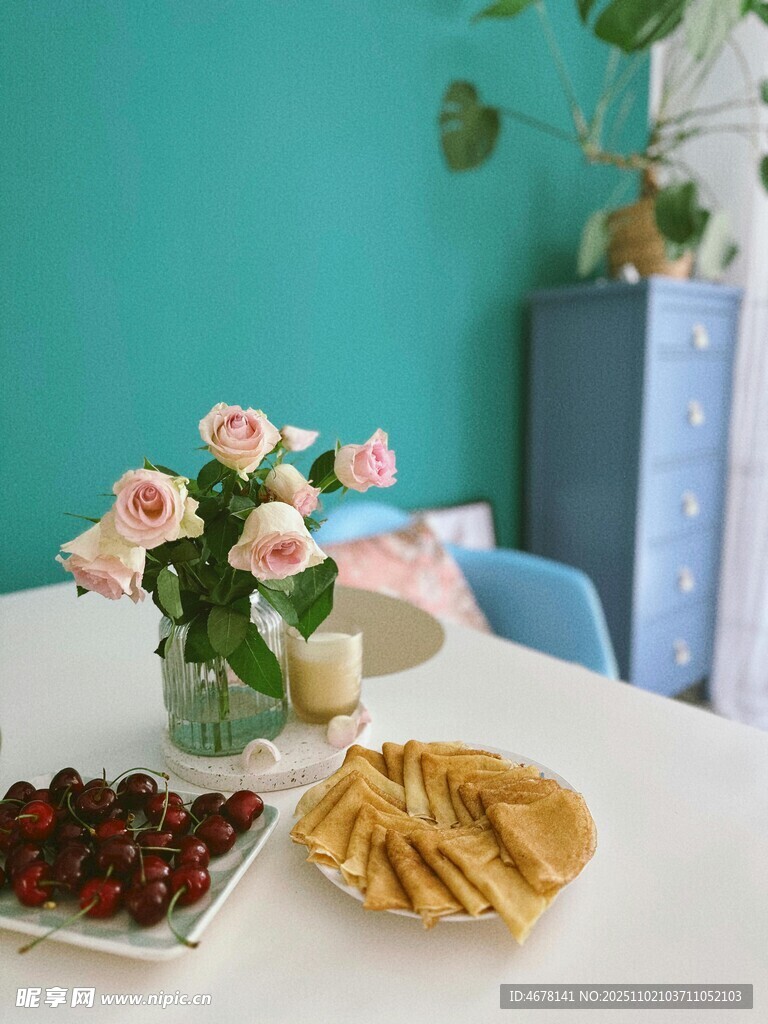 清新桌面的精致美食花卉