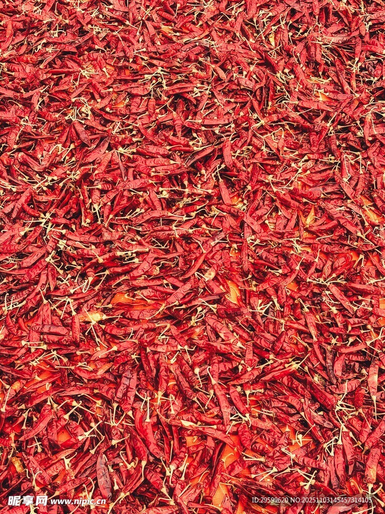 铺满地面的红辣椒
