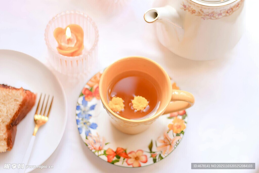 精致花茶与早餐的惬意时光