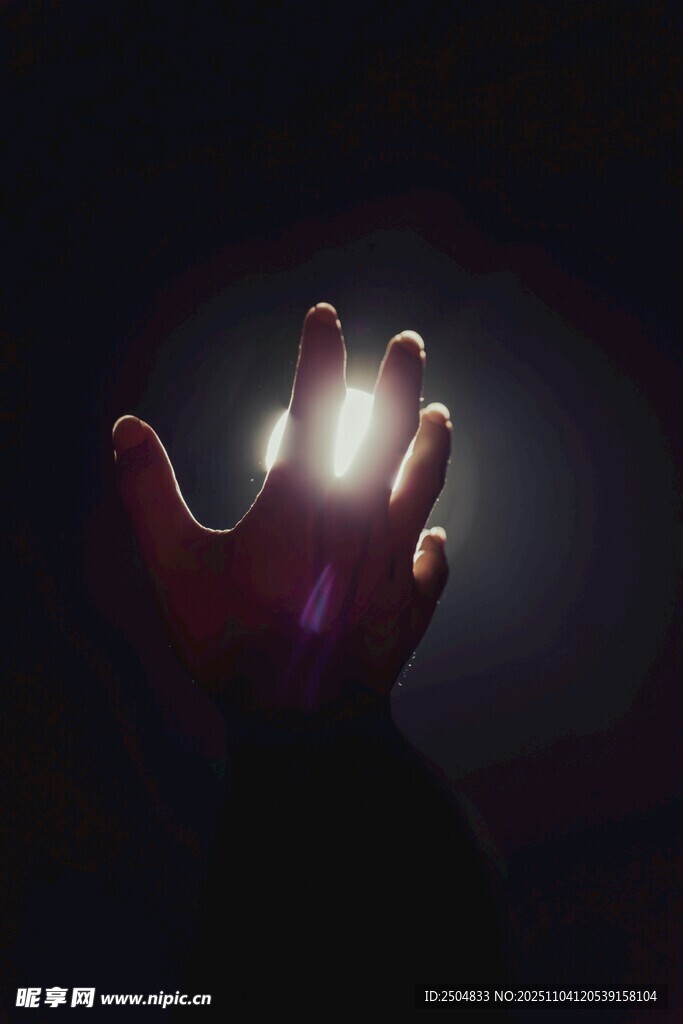 手间微光 神秘梦幻氛围