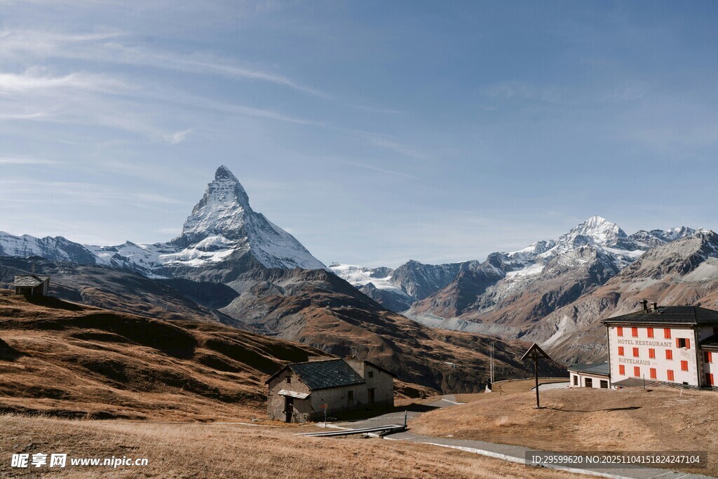 马特洪峰下的壮丽山野风光