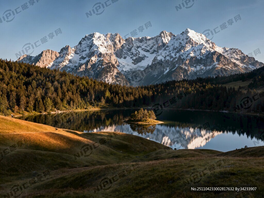 雪山草地湖泊森林孤岛 美 险