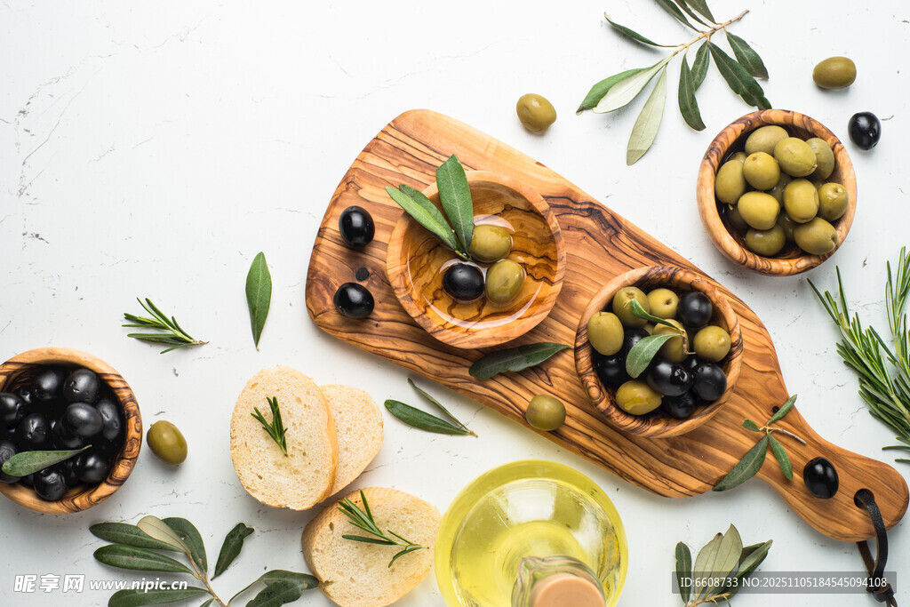 多样橄榄与橄榄油展示