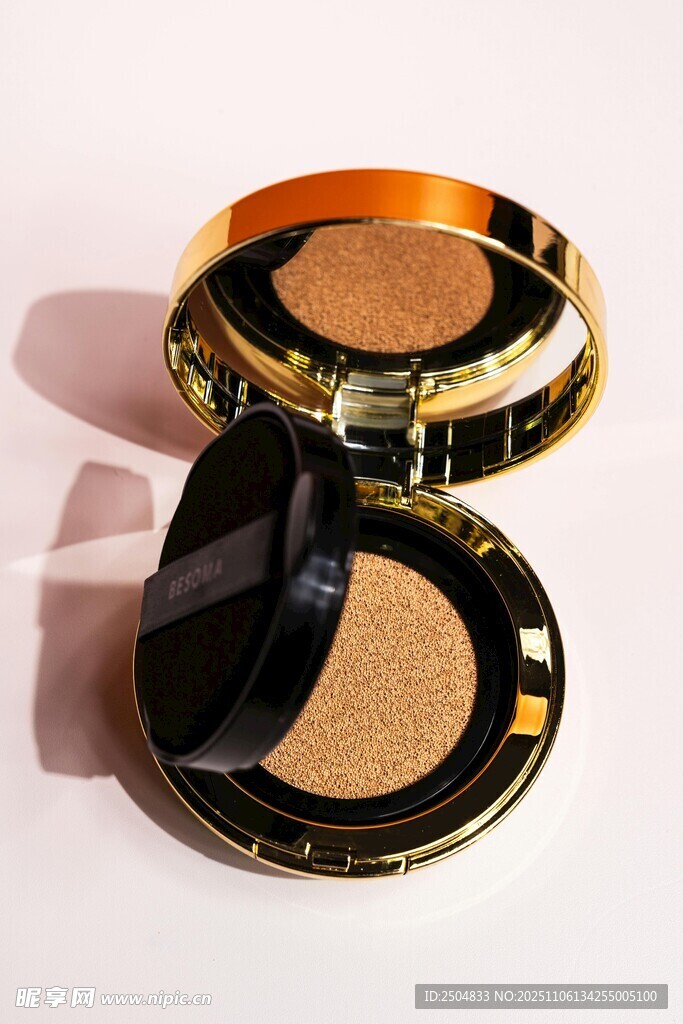 奢华气垫粉底展示