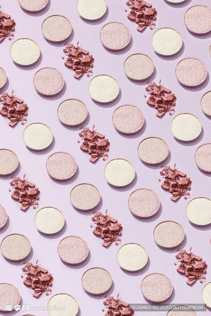 多彩药片整齐排列展示