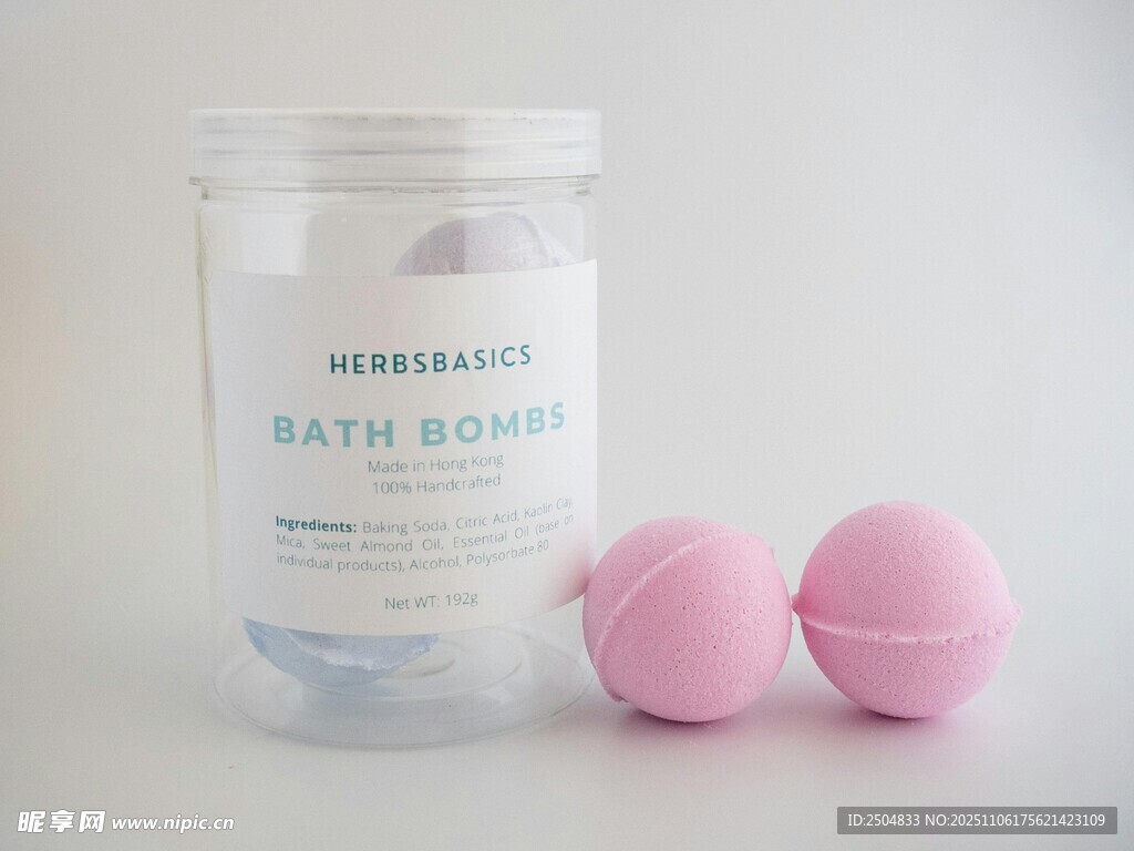 粉色美妆蛋与海绵粉扑套装