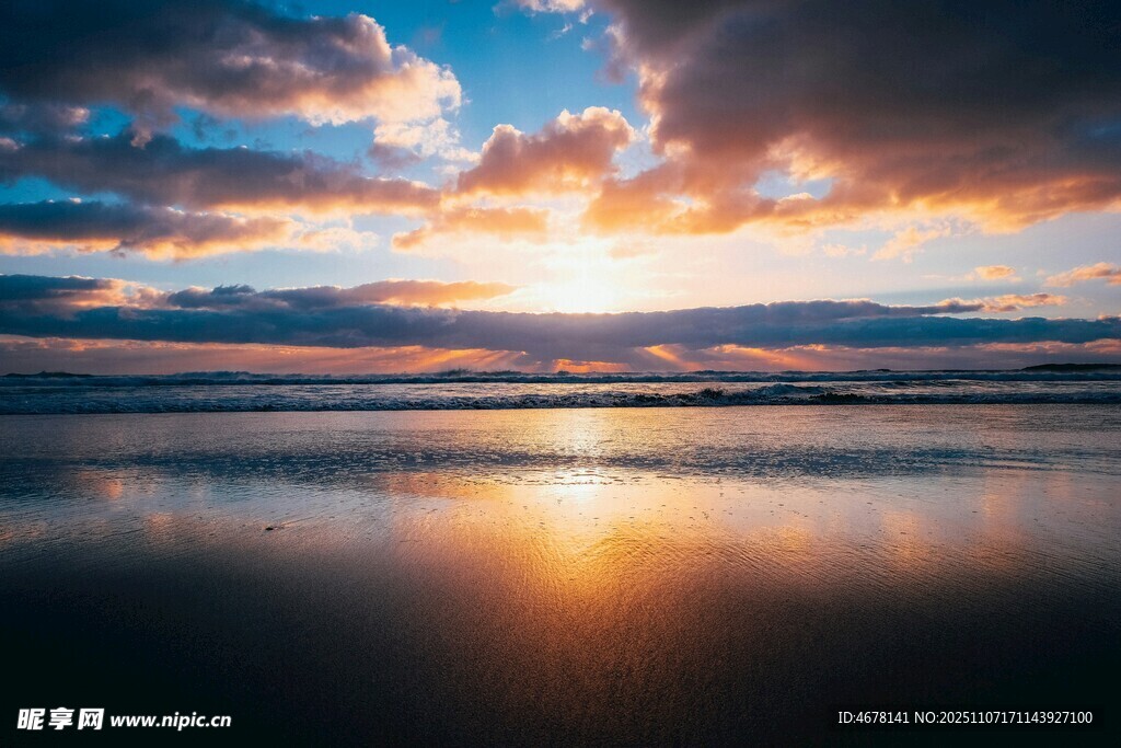 海上日出美景霞光映云